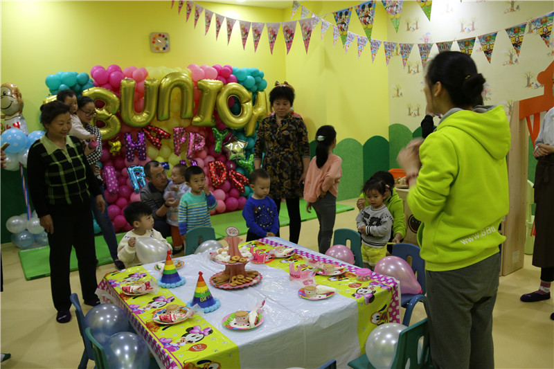 BBunion国际早教邯郸中心活动花絮：4月萌宝生日会
